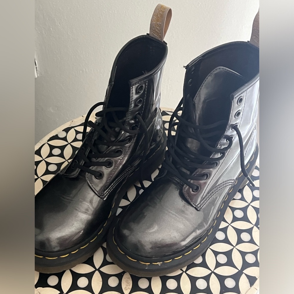 Dr. Martens Slate Gray Metallic Sz 6